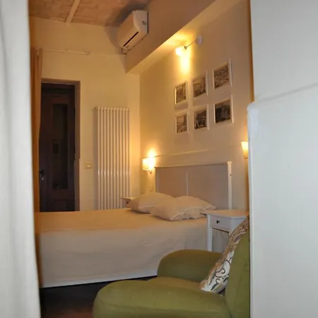 Bed & Breakfast Piazza Mercato 3*