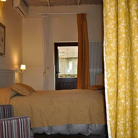 Piazza Mercato 3*