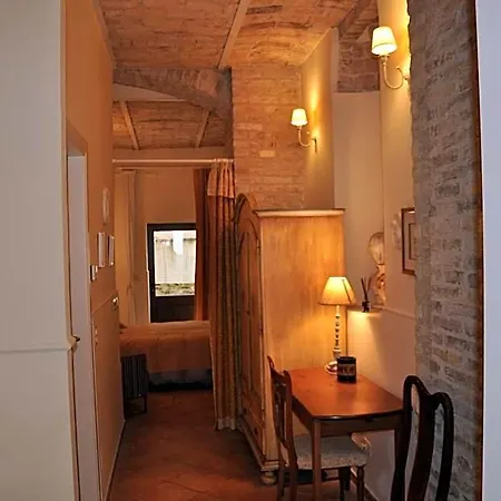 Hotel Piazza Mercato 3*